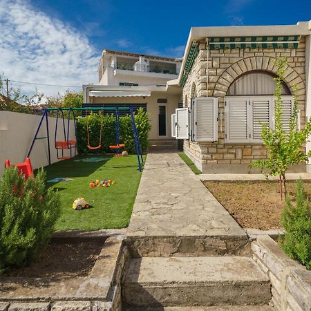 Holiday Home Oliva Водице Екстер'єр фото