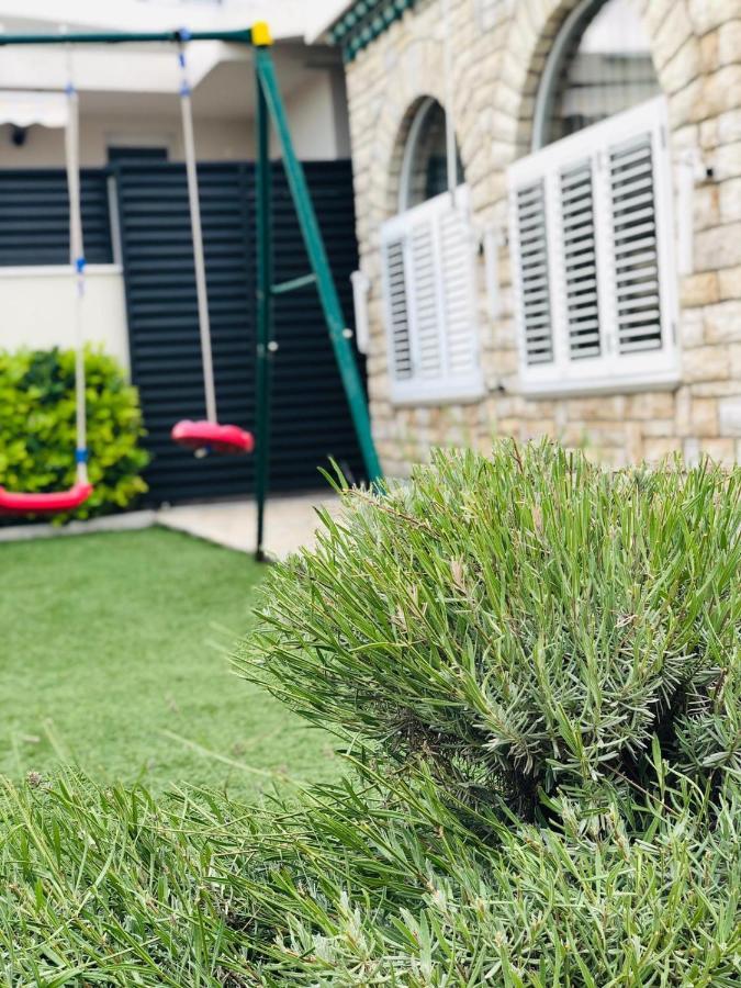 Holiday Home Oliva Водице Екстер'єр фото