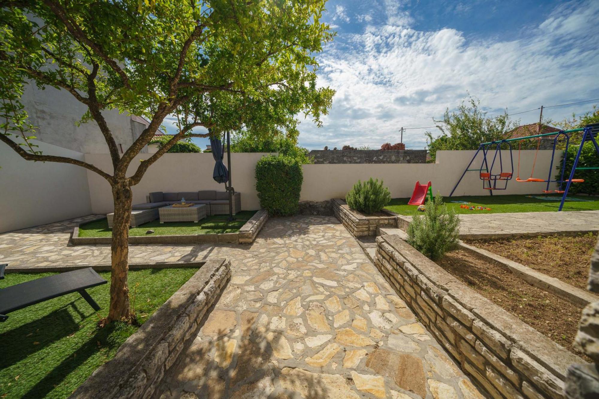 Holiday Home Oliva Водице Екстер'єр фото