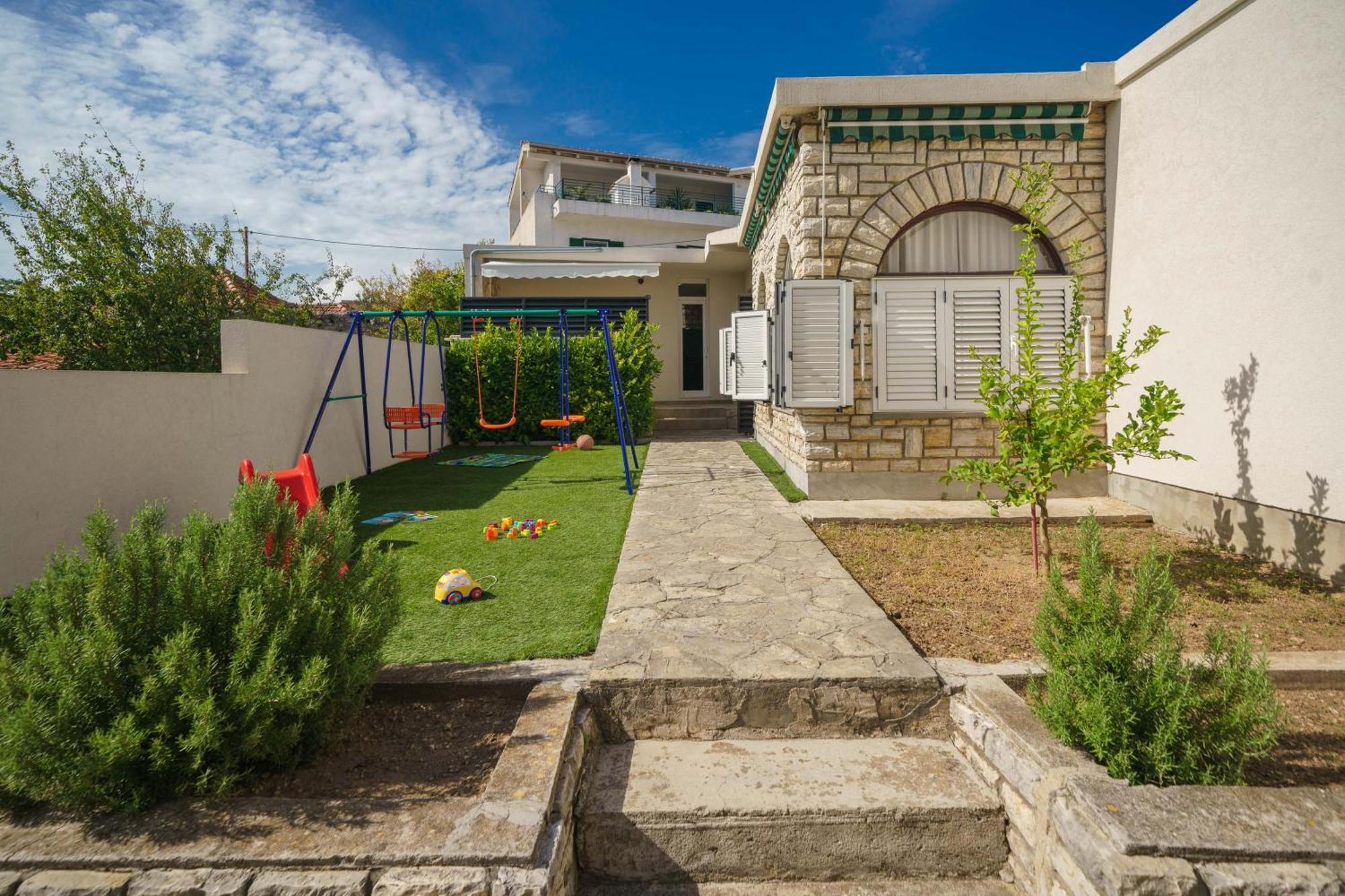 Holiday Home Oliva Водице Екстер'єр фото