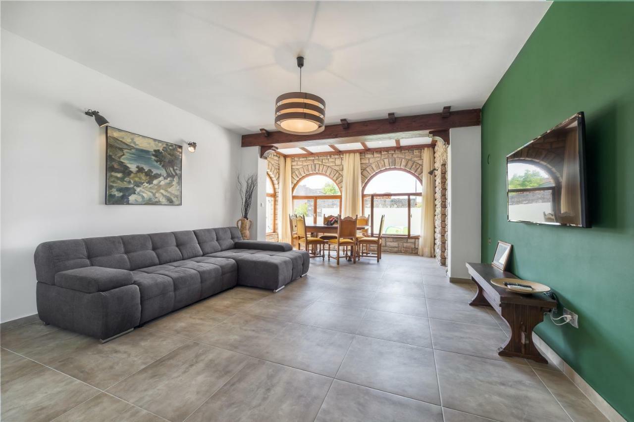 Holiday Home Oliva Водице Екстер'єр фото